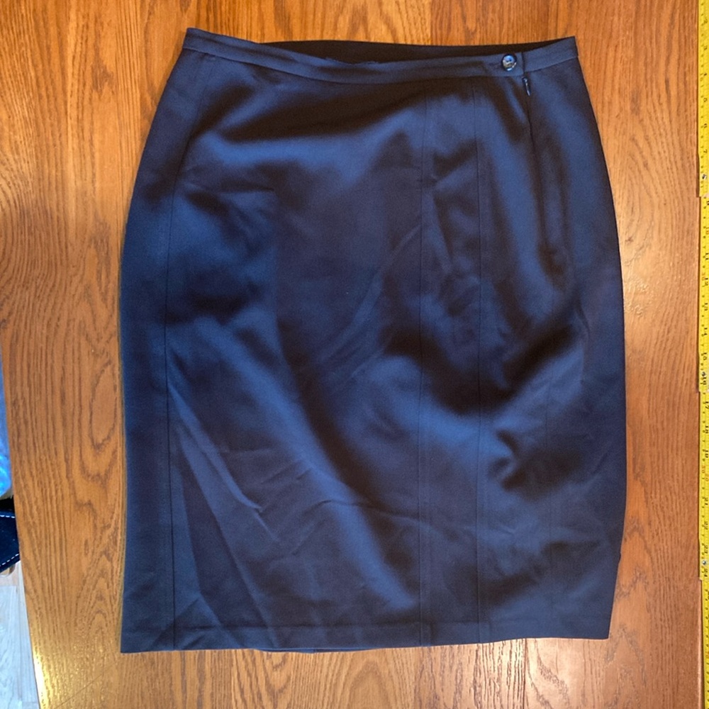 Jones New York skirt, brown, size 8